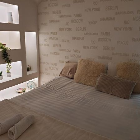 Sleep And Drive White Apartment Sarajevo Luaran gambar