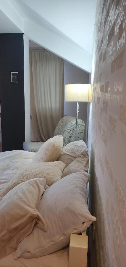 Sleep And Drive White Apartment Sarajevo Luaran gambar
