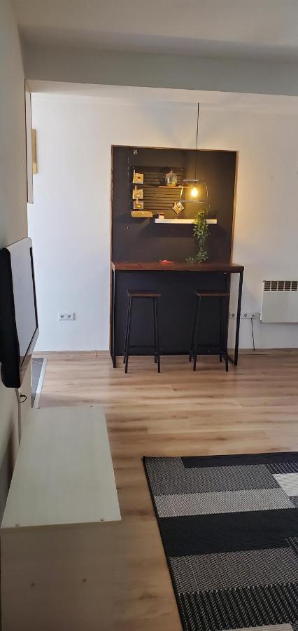 Sleep And Drive White Apartment Sarajevo Bilik gambar