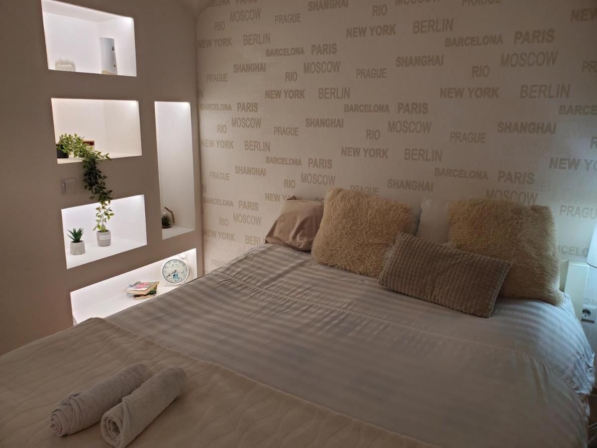 Sleep And Drive White Apartment Sarajevo Luaran gambar